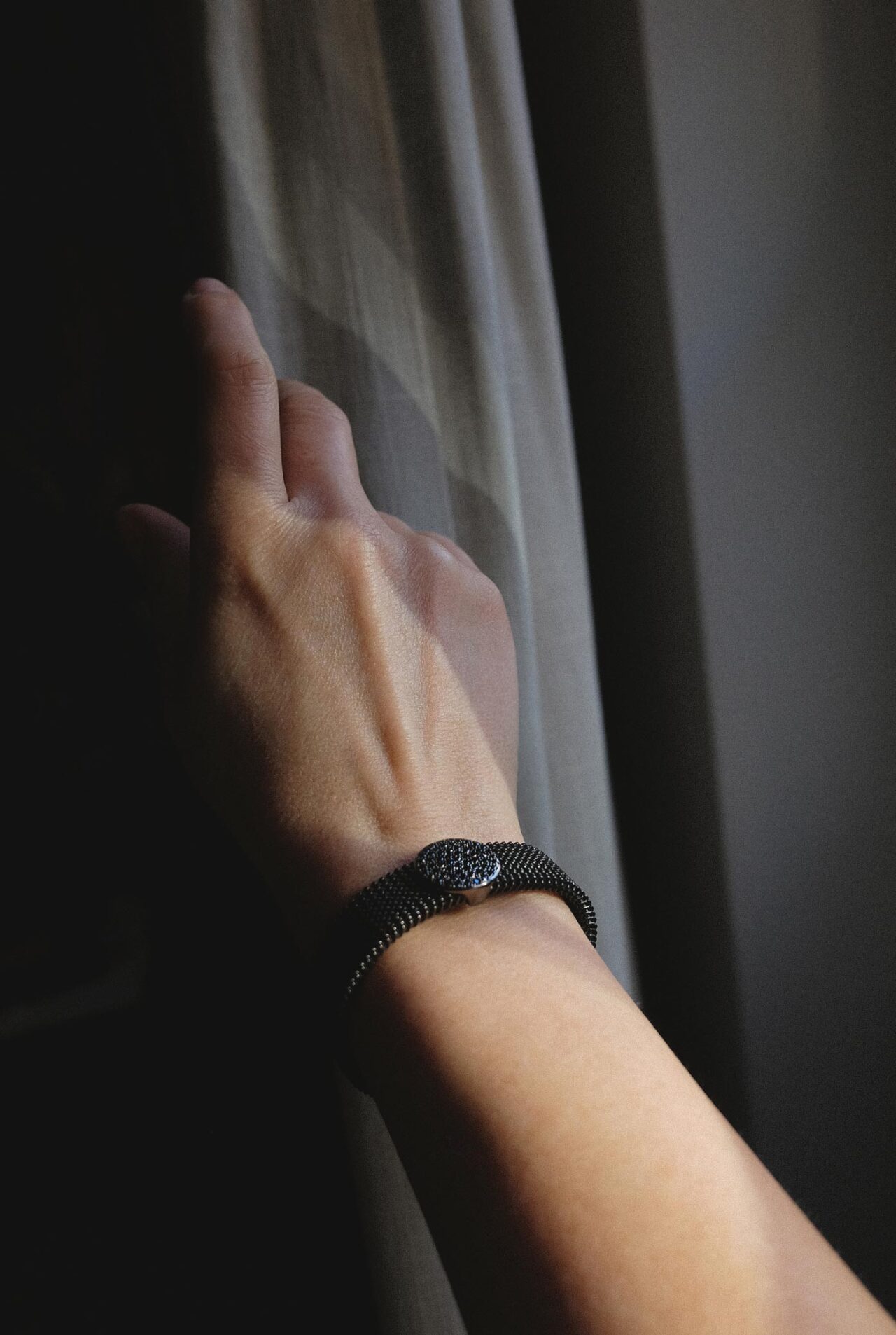 bracciale elastico argento zirconi neri