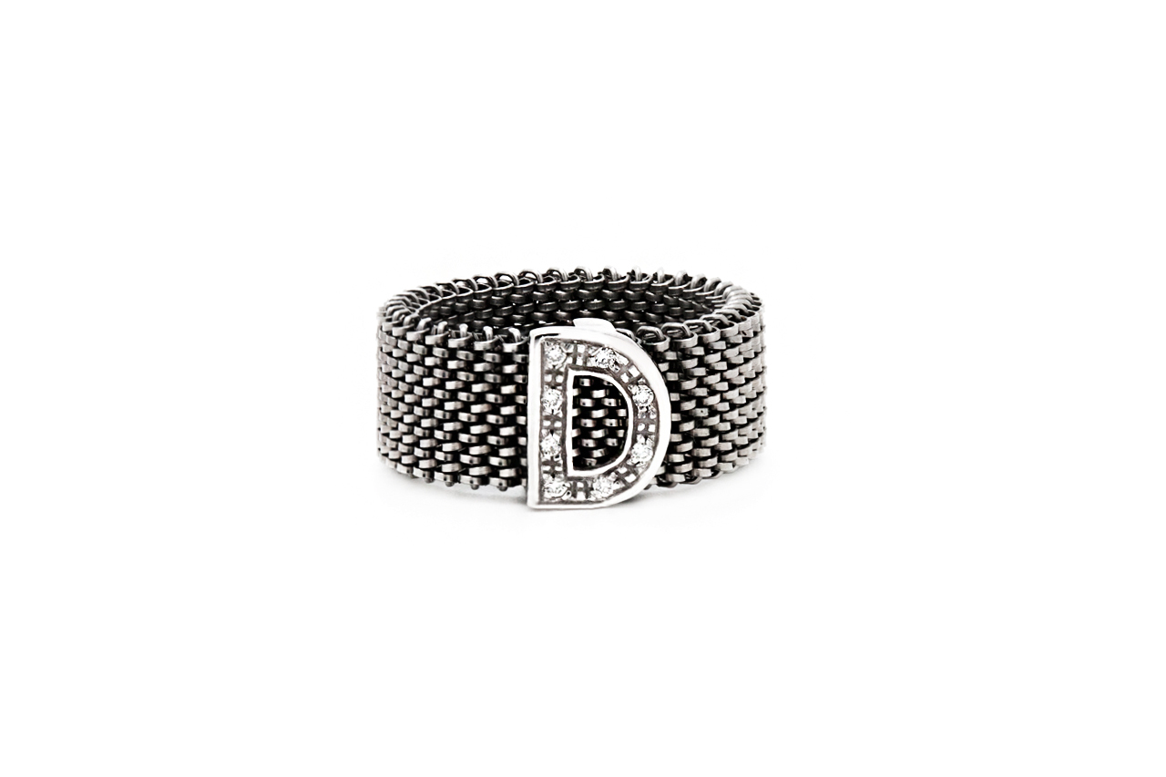 <b>LETTERE </b><br> Anello Lettera in oro e diamanti